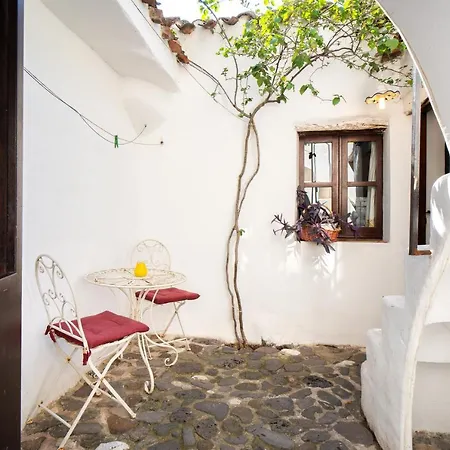 Sardinia アパート